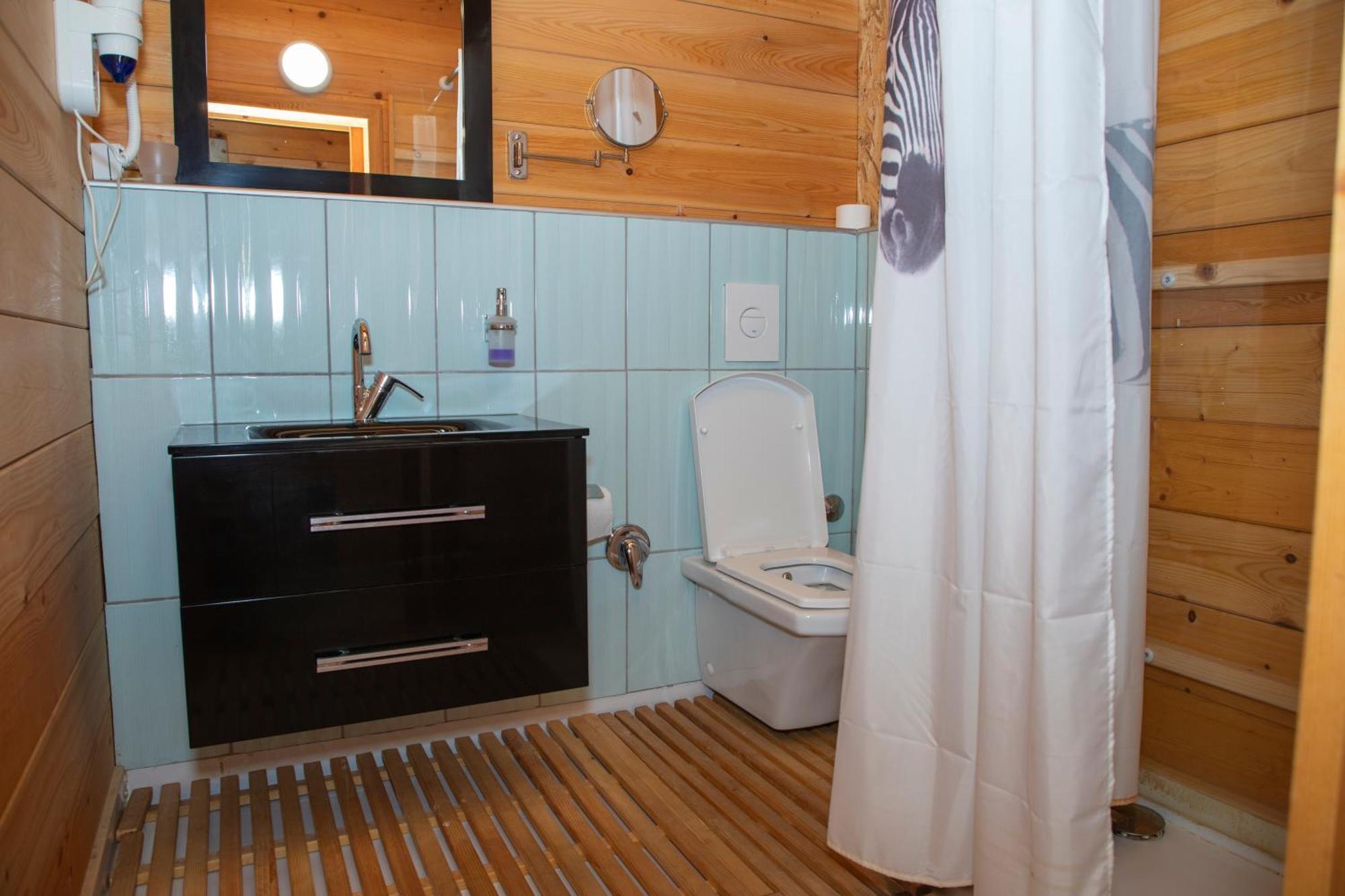 Guest House Mala Prica Zivinice ภายนอก รูปภาพ