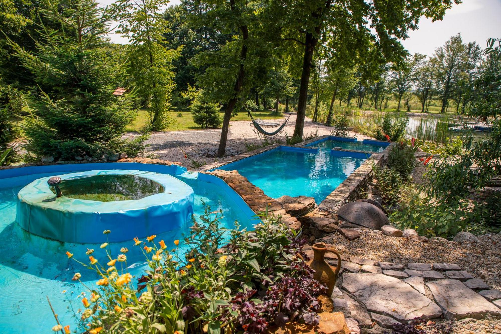 Guest House Mala Prica Zivinice ภายนอก รูปภาพ