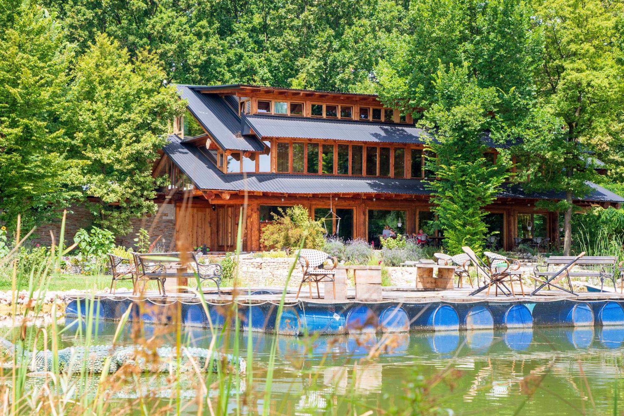 Guest House Mala Prica Zivinice ภายนอก รูปภาพ