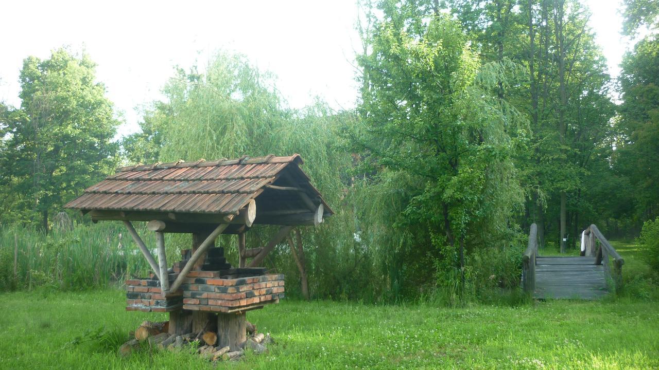 Guest House Mala Prica Zivinice ภายนอก รูปภาพ